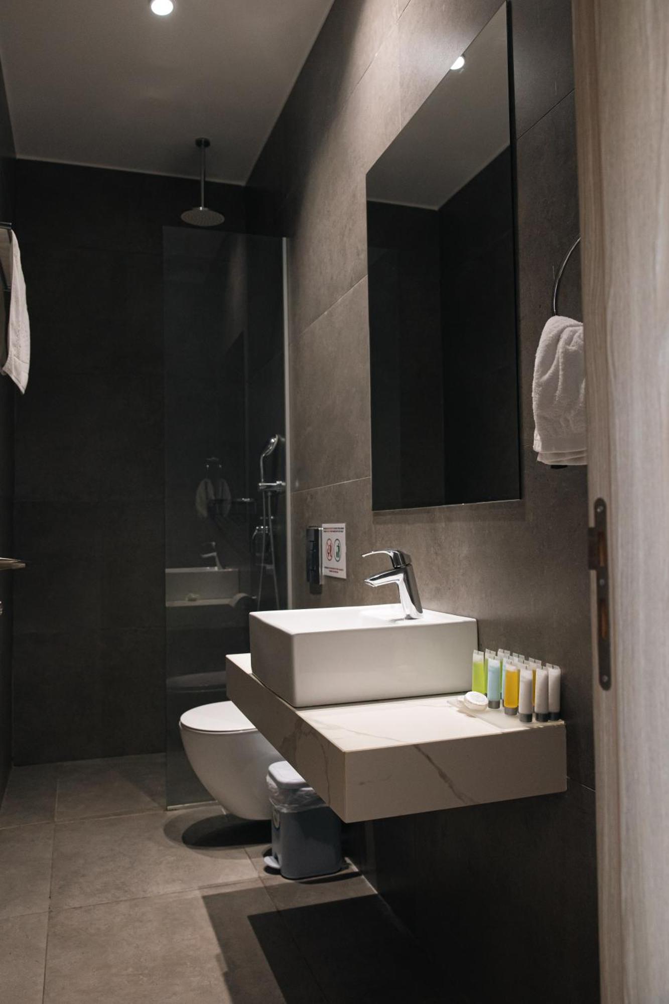 Caramela Luxury Apts Aya Napa Dış mekan fotoğraf