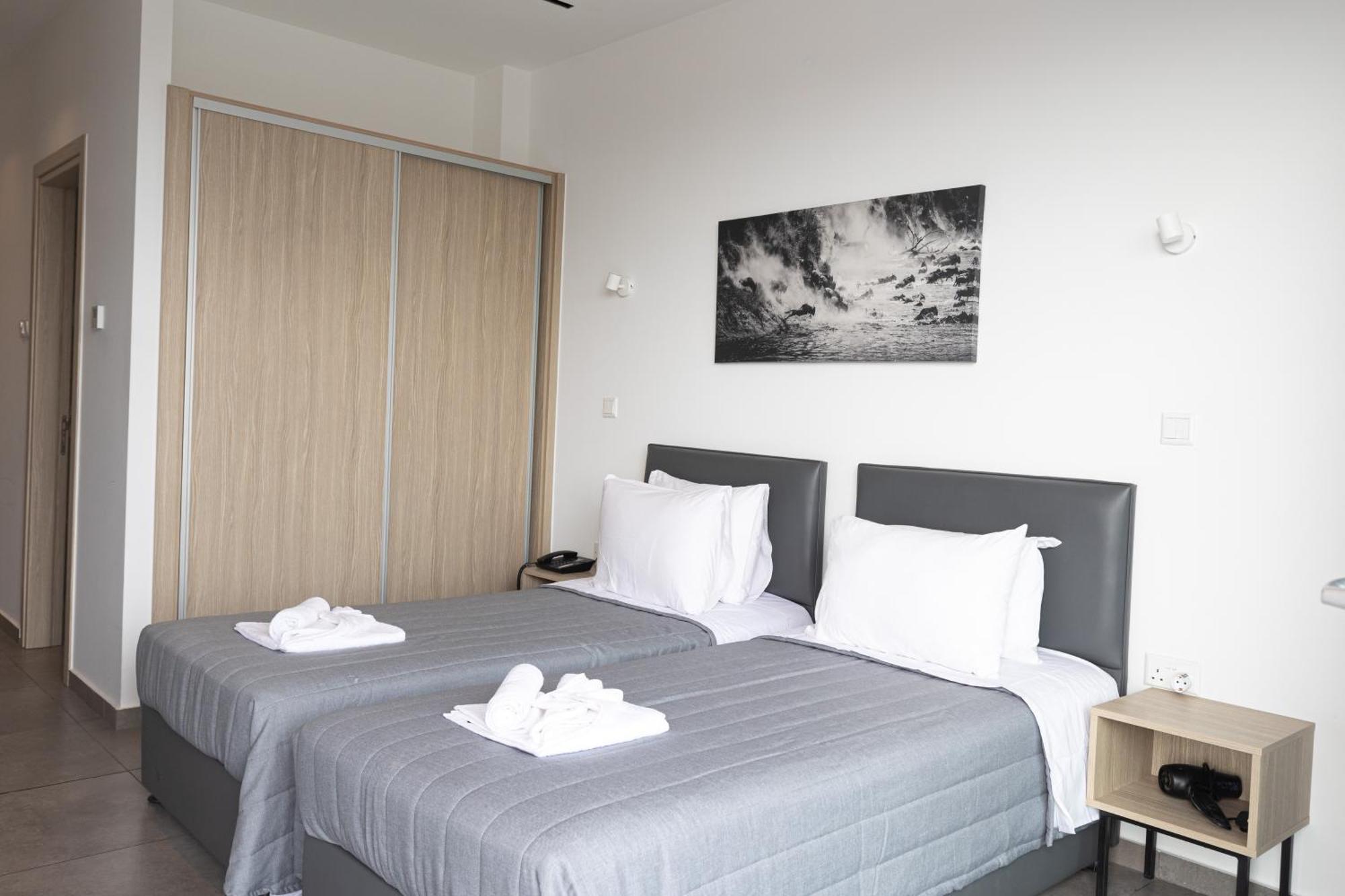 Caramela Luxury Apts Aya Napa Dış mekan fotoğraf