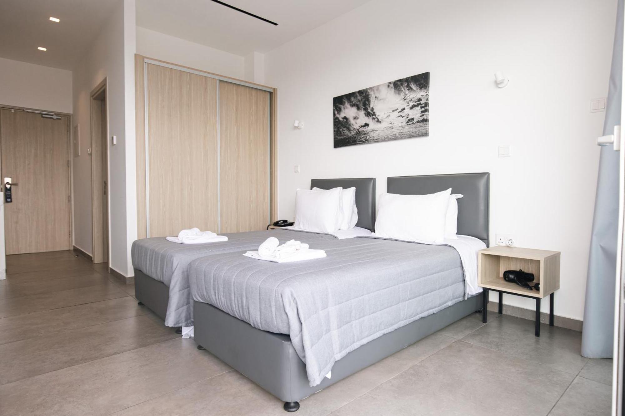 Caramela Luxury Apts Aya Napa Dış mekan fotoğraf